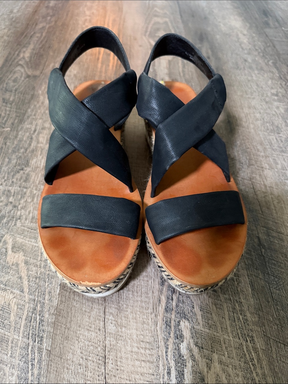 Lucky Brand Black Leather Crisscross Platform Sandals
